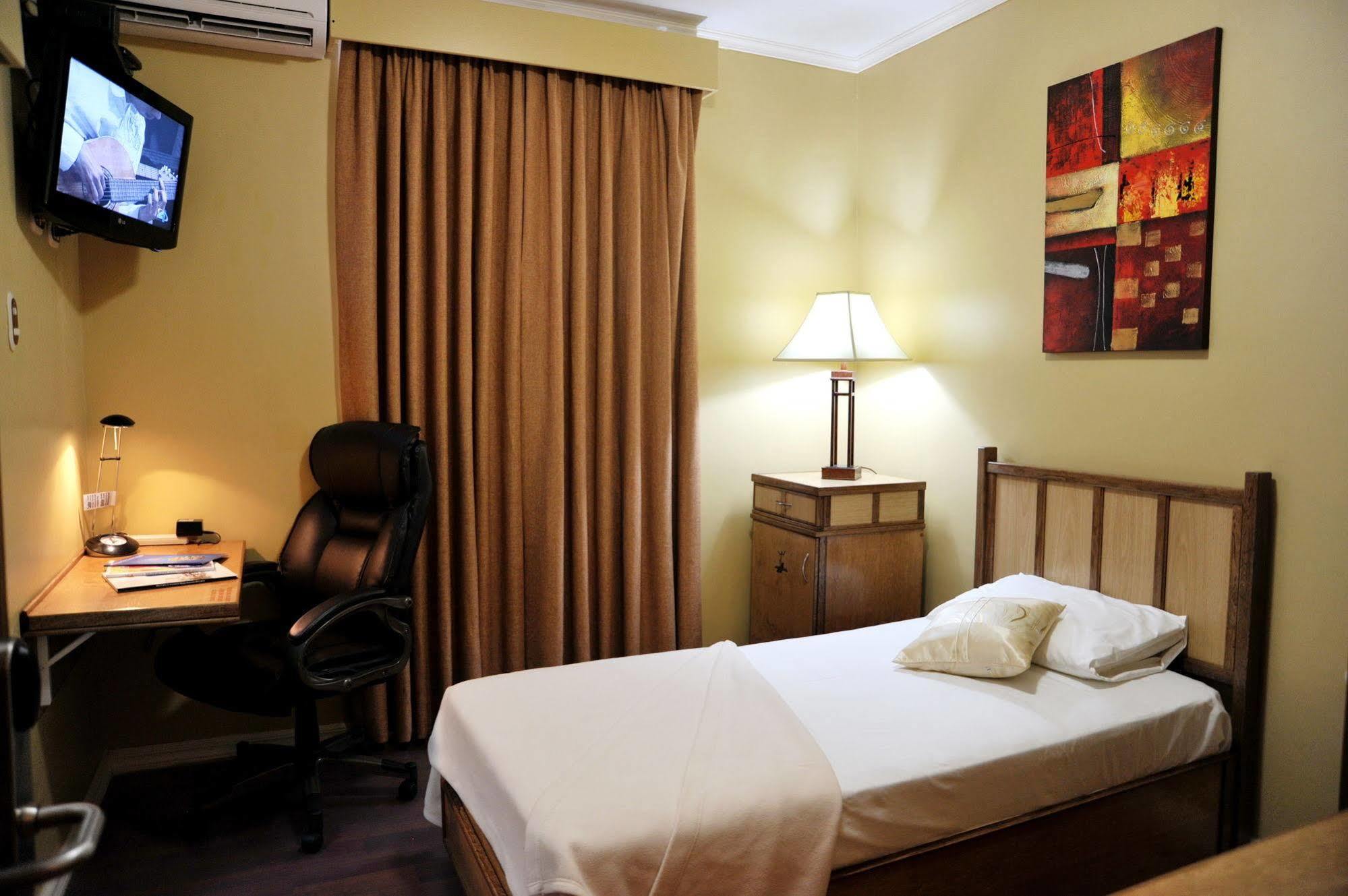Culture Crossroads Inn Port of Spain Екстериор снимка