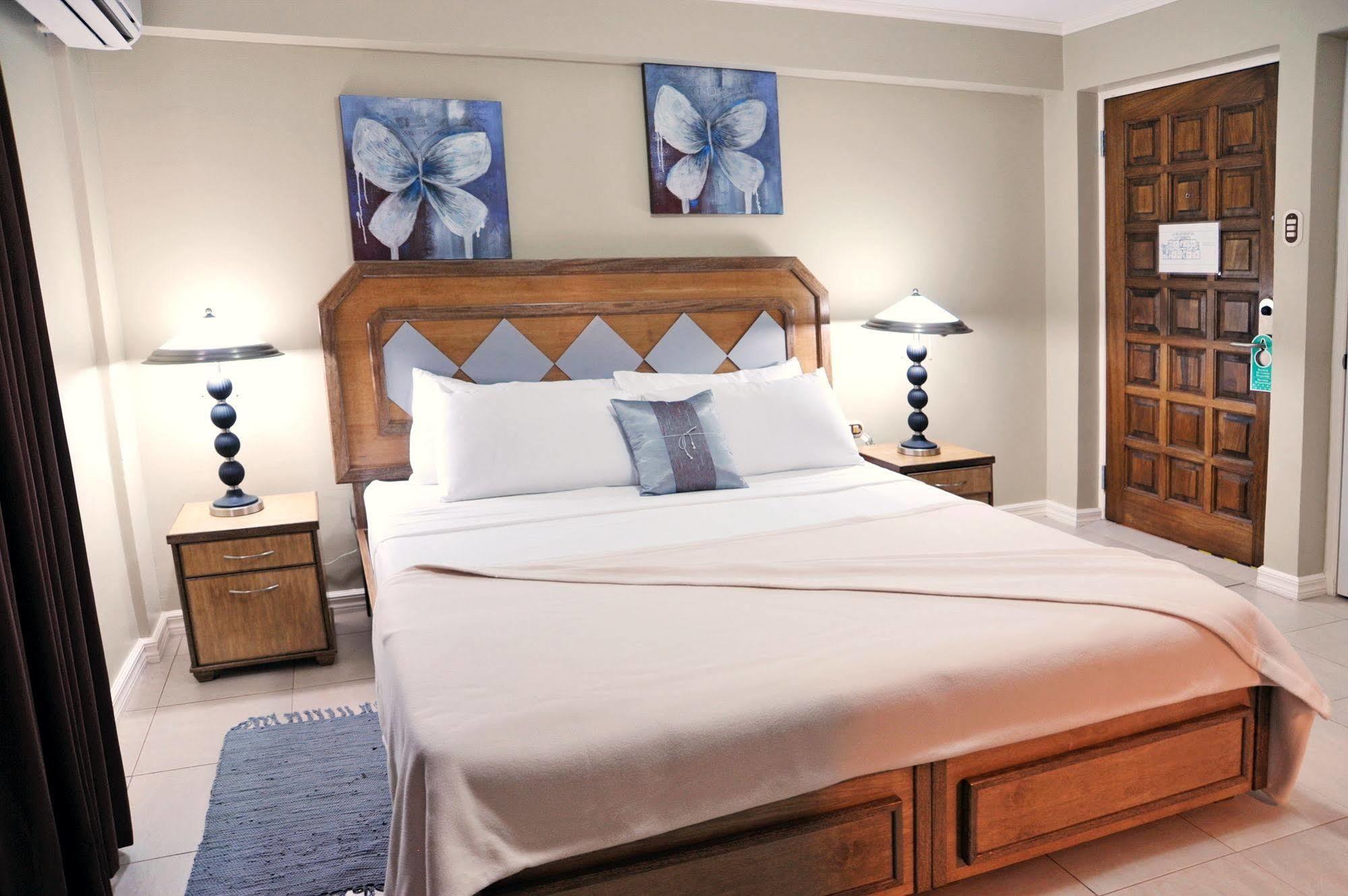 Culture Crossroads Inn Port of Spain Екстериор снимка